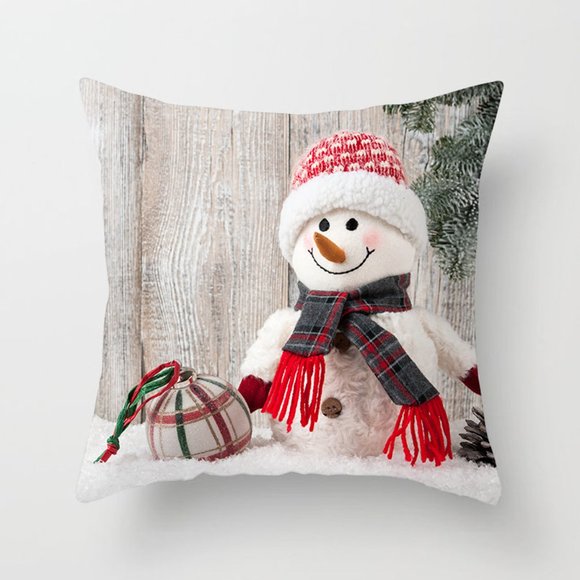 SET OF 4 CHRISTMAS PILLOWCASES 18X18 - Picture 1 of 1